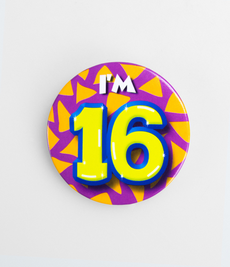 Button 16 Jaar